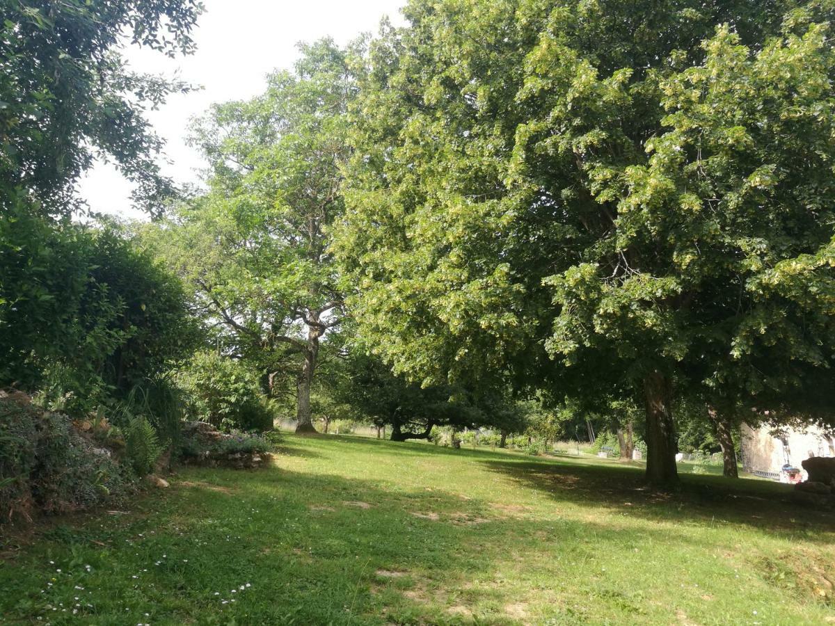 Le Clos Du Buisson Saint-Julien-de-la-Liegue Exterior foto